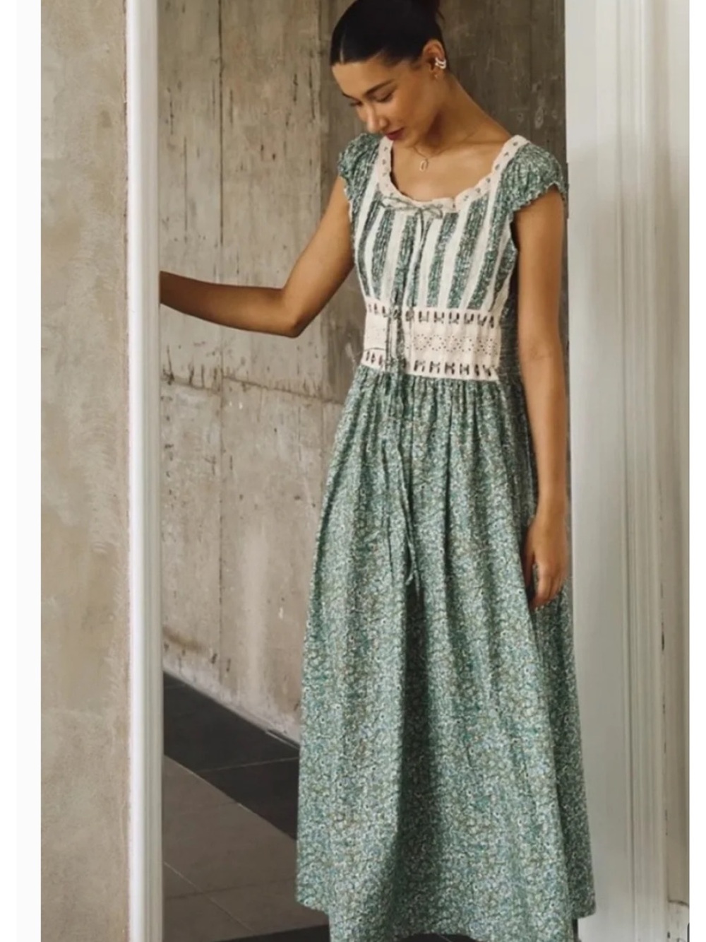 Nothing Fits But Green Floral Rhodes Dress NWT - Picture 2 of 4
